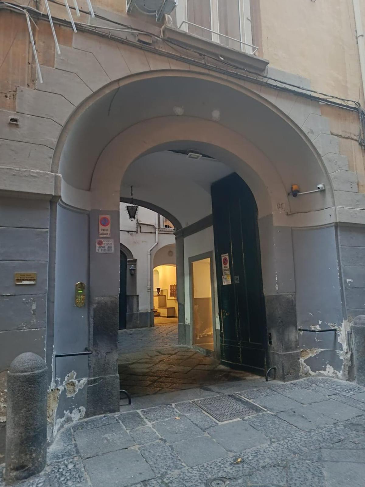 Residence E Appartamenti Bausan ナポリ エクステリア 写真